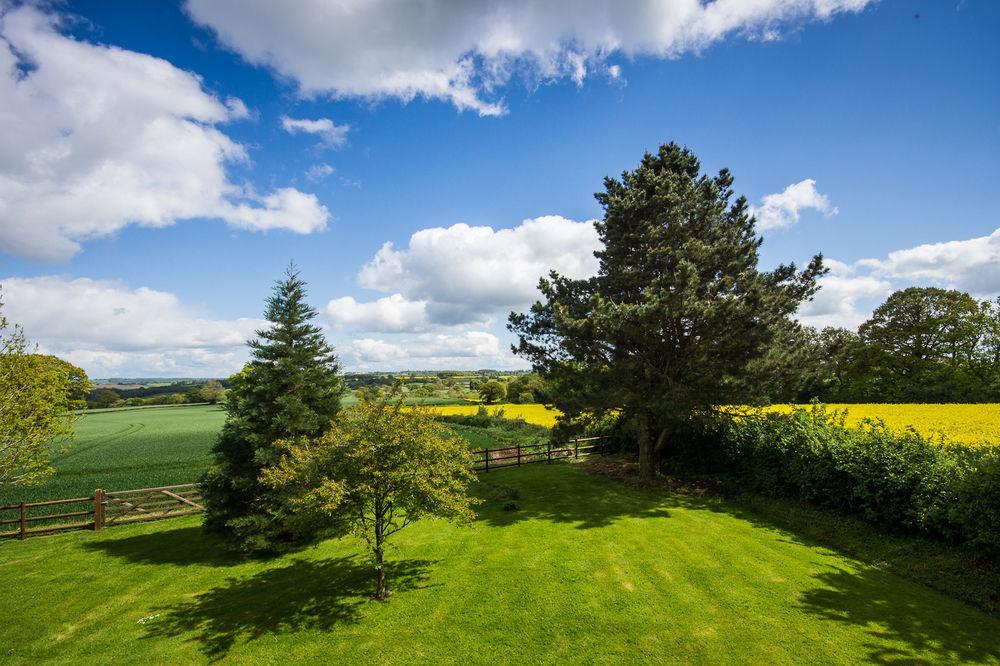 Bed and Breakfast Hills Farm Leominster Esterno foto