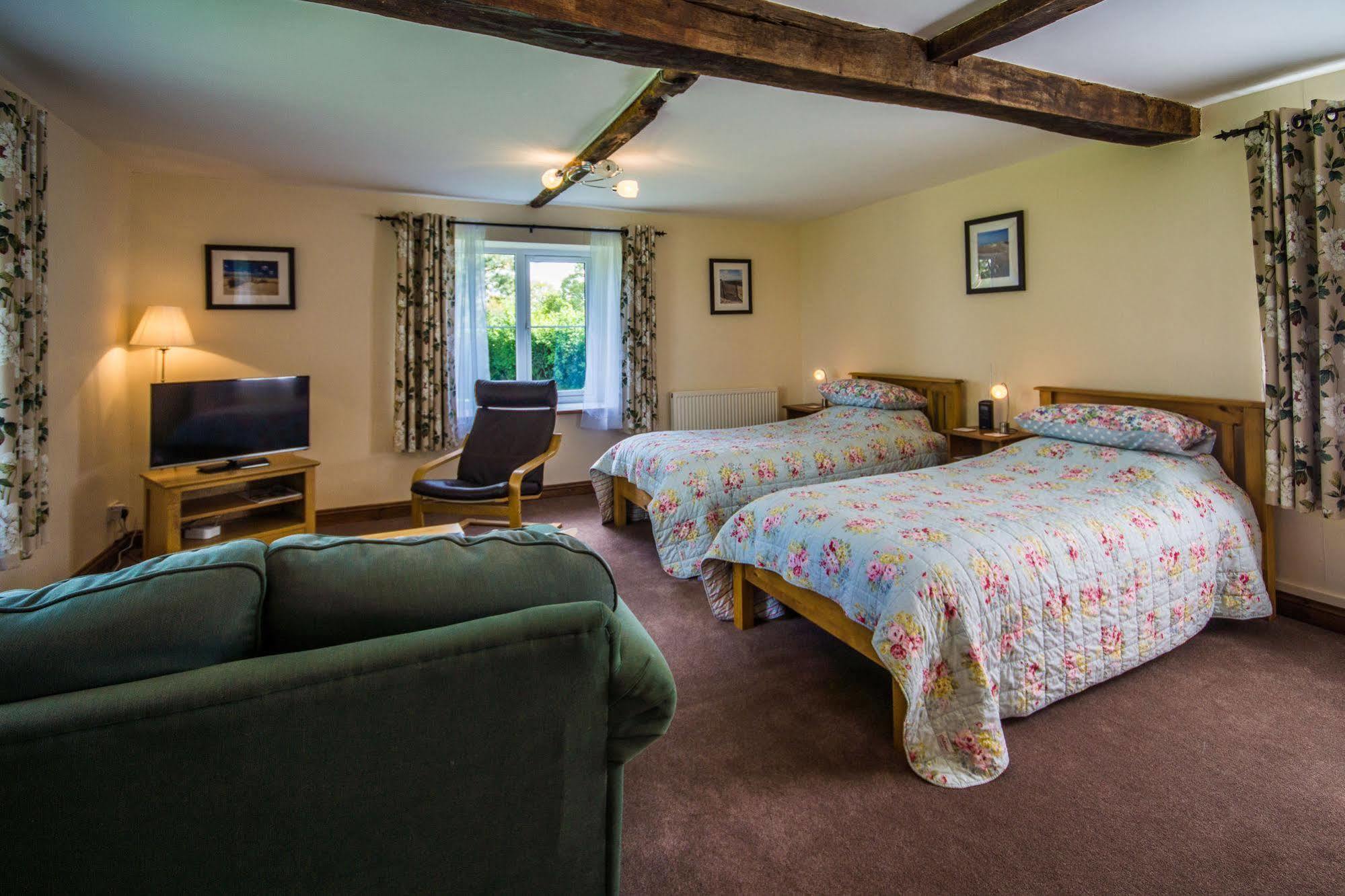 Bed and Breakfast Hills Farm Leominster Esterno foto